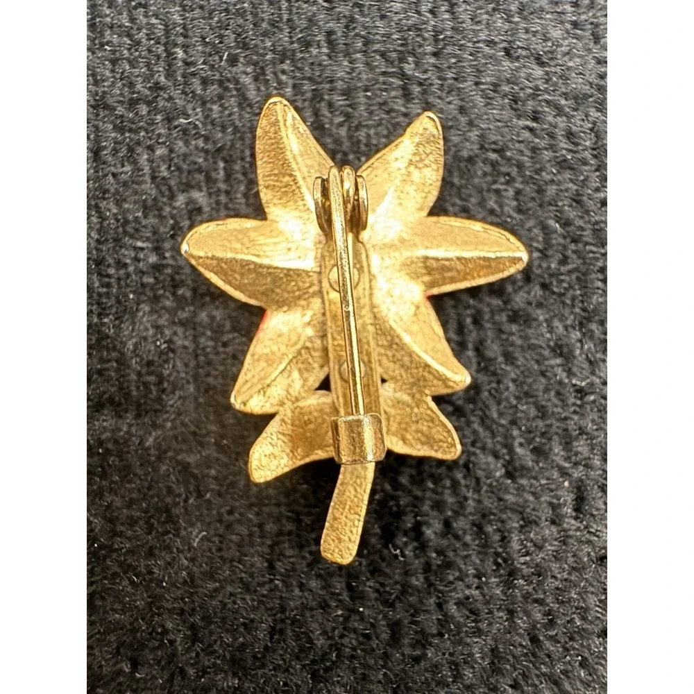 Vintage Poinsettia Brooch Red Enamel Green Rhinestone Gold Tone Christmas Pin Pe